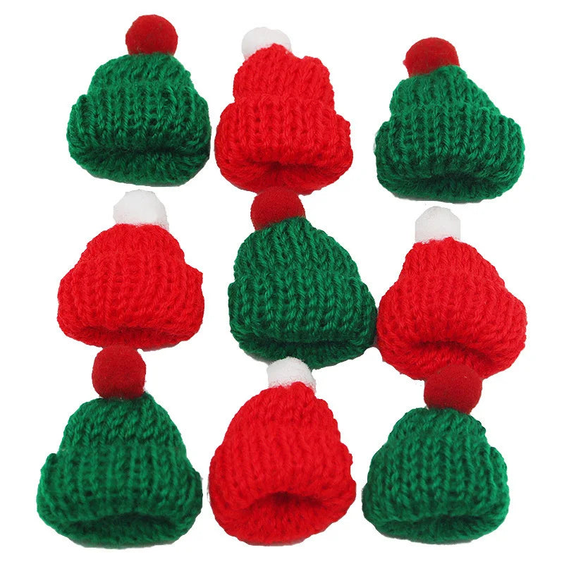 Pacote de 10 Chapéus de Natal Miniatura de Tricot (4x6cm) para Decoração DIY - Pendentes de Natal Feitos à Mão